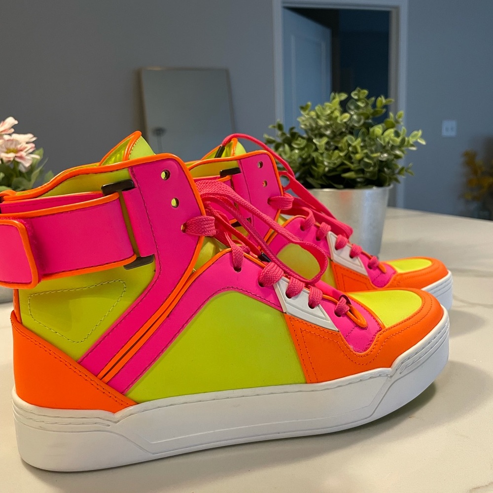 NEW authentic neon Gucci high top sneakers